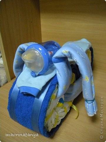 DIY Hippo on the Bike Diaper Gift Step 16