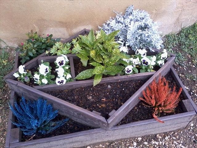 25 Amazing DIY Projects to Repurpose Pallets into Garden Planters --> DIY Pallet Planter