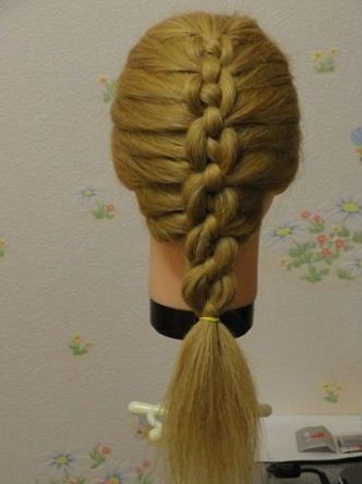 DIY-Braided-Chain-Pigtail-Hairstyle-14.jpg