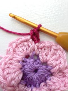 DIY-Crochet-Carnation-Flower-12.jpg