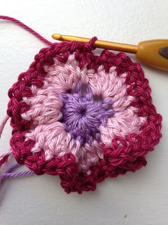 DIY-Crochet-Carnation-Flower-16.jpg