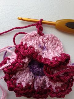 DIY-Crochet-Carnation-Flower-25.jpg