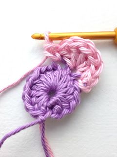 DIY-Crochet-Carnation-Flower-7.jpg