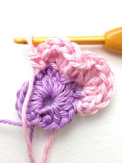 DIY-Crochet-Carnation-Flower-8.jpg