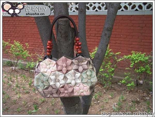 DIY-Origami-Lotus-Flower-Patchwork-Handbag-1.jpg