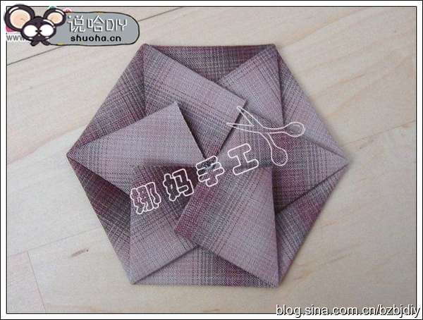 DIY-Origami-Lotus-Flower-Patchwork-Handbag-15.jpg
