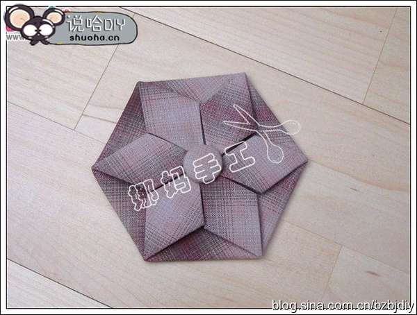 DIY-Origami-Lotus-Flower-Patchwork-Handbag-18.jpg