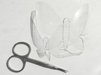 DIY-Pretty-Butterflies-from-Plastic-Bottles-3.jpg