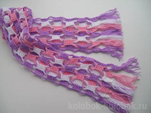 DIY Pretty Interlocking Crochet Scarf 1