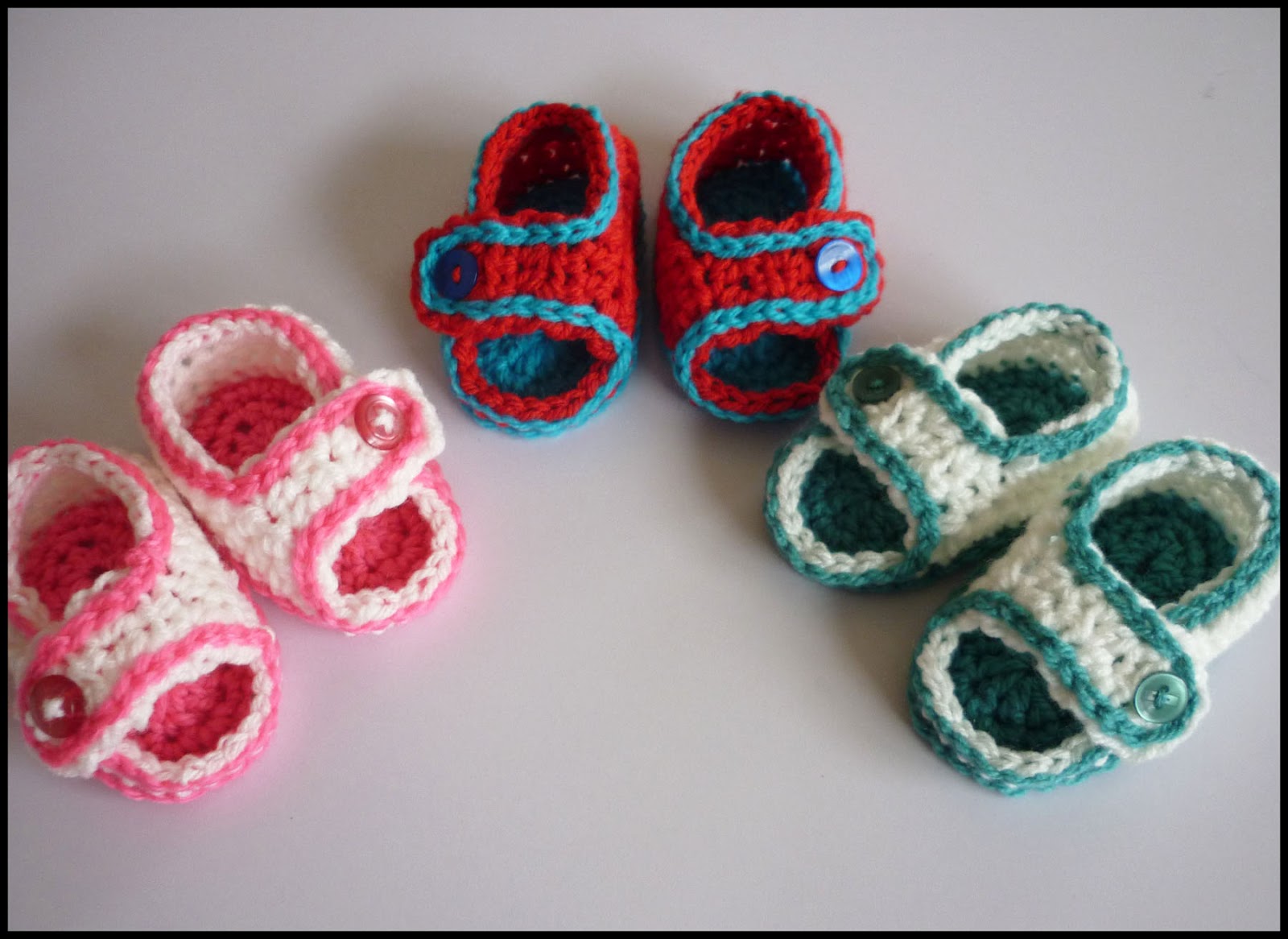 60+ Adorable and FREE Crochet Baby Sandals Patterns --> Simple Crochet Baby Sandals