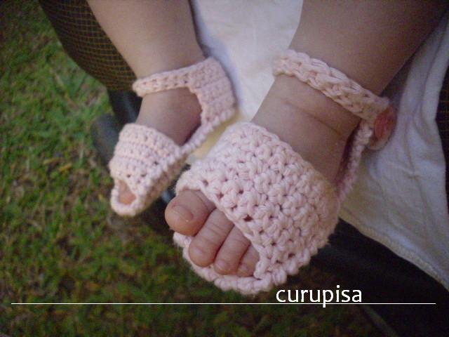 60+ Adorable and FREE Crochet Baby Sandals Patterns --> Crochet Baby Sandals