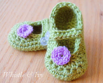 60+ Adorable and FREE Crochet Baby Sandals Patterns --> Little Dot Mary Janes