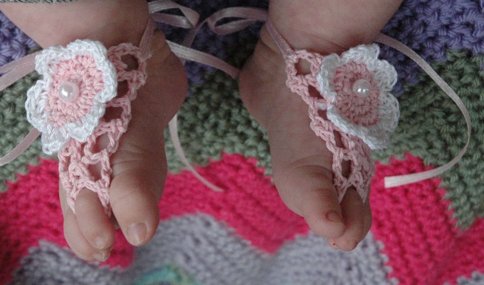 60+ Adorable and FREE Crochet Baby Sandals Patterns --> Newborn Baby Mock Sandals