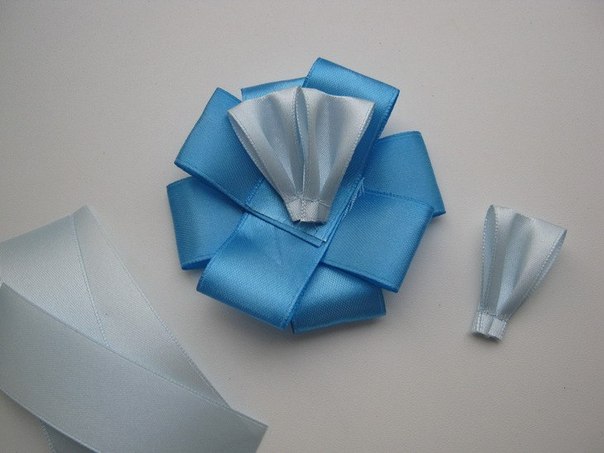 How-to-DIY-Easy-Satin-Ribbon-Flower-Brooch-5.jpg