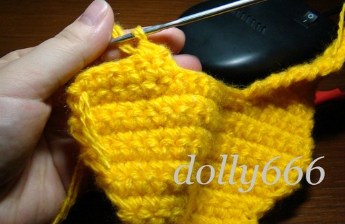How-to-DIY-Pretty-Crochet-Home-Slippers-11.jpg