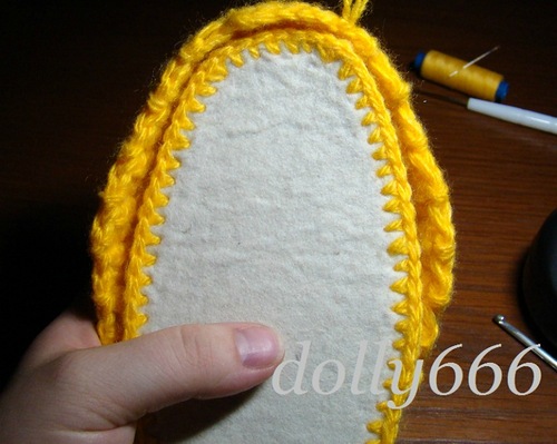 How-to-DIY-Pretty-Crochet-Home-Slippers-15.jpg