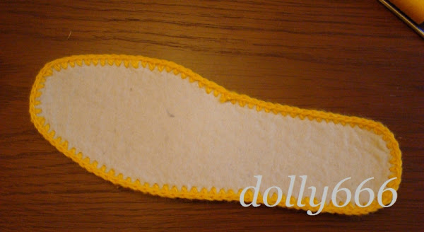 How-to-DIY-Pretty-Crochet-Home-Slippers-2.jpg