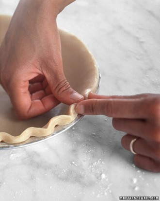 How-to-DIY-Pretty-Decorative-Pie-Crusts-1.jpg