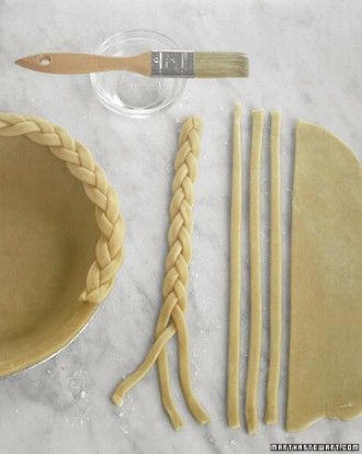 How-to-DIY-Pretty-Decorative-Pie-Crusts-2.jpg