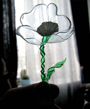 How-to-DIY-Simple-Flower-from-Plastic-Bottles-14.jpg