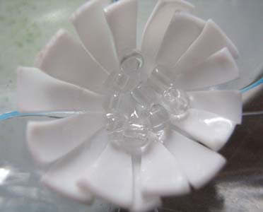 How-to-DIY-Simple-Flower-from-Plastic-Bottles-9.jpg