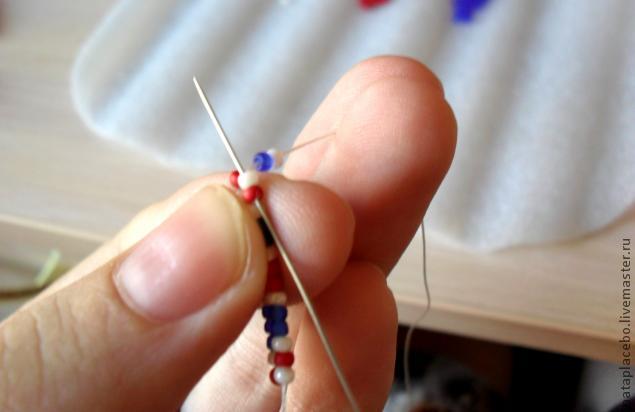 How-to-DIY-Union-Jack-Beaded-Earrings-11.jpg