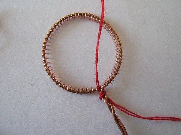 How-to-Make-Beautiful-Flowers-from-Wire-and-Thread-3.jpg
