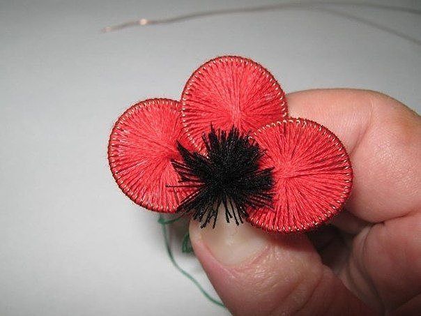 How-to-Make-Beautiful-Flowers-from-Wire-and-Thread-9.jpg