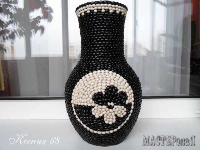 How-to-Make-Black-and-White-Beans-Decorated-Vase-11.jpg