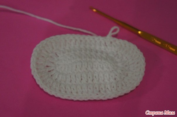 How-to-Make-Cute-Crochet-Baby-Sneakers-3.jpg