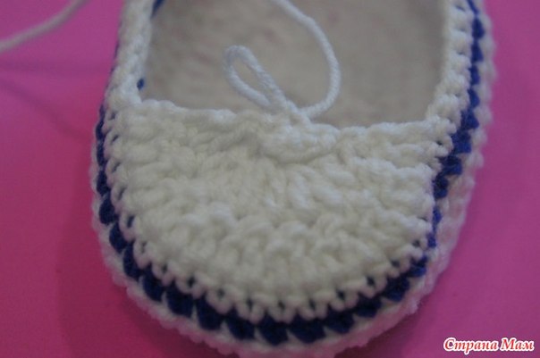 How-to-Make-Cute-Crochet-Baby-Sneakers-8.jpg