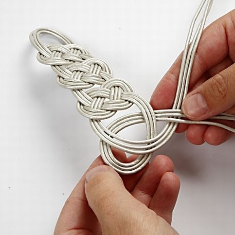 How-to-Make-Easy-Braided-Leather-Bracelet-6.jpg