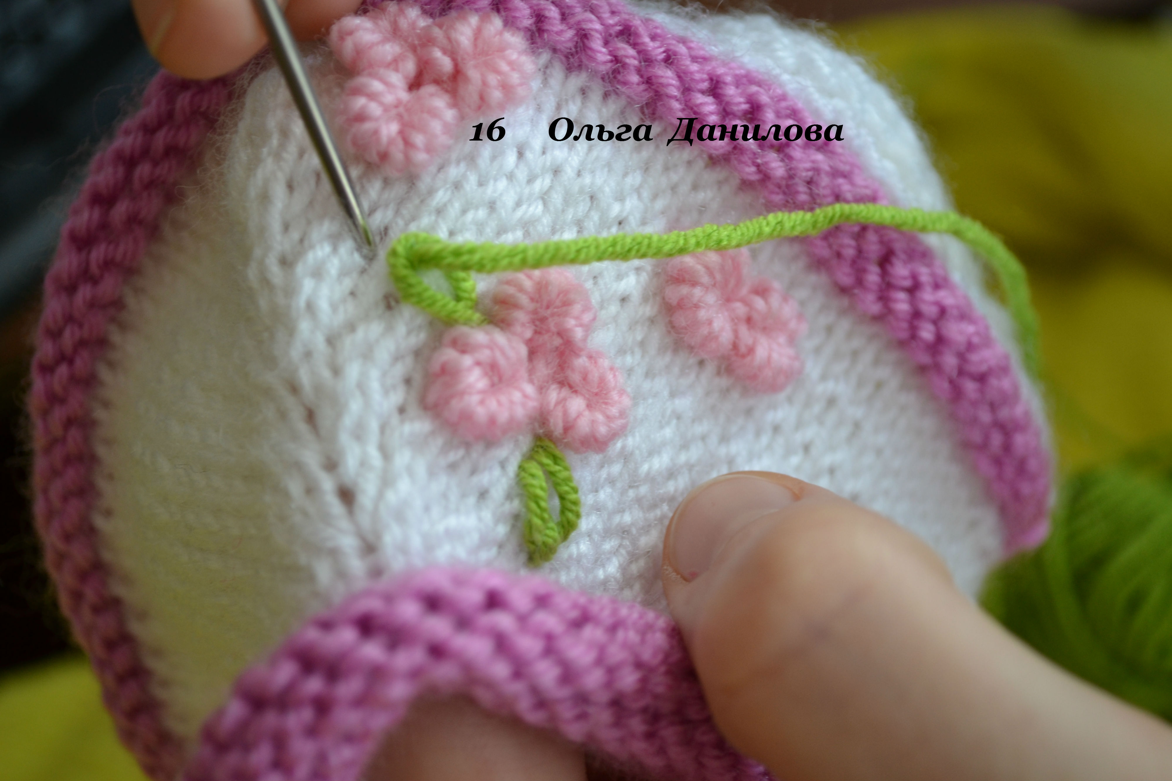 How-to-Make-Pretty-Knitted-Baby-Booties-18.jpg