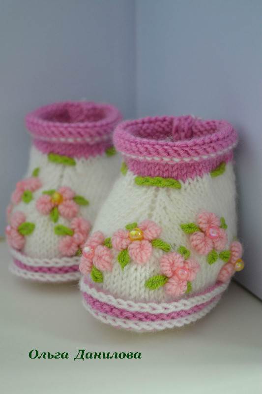 How-to-Make-Pretty-Knitted-Baby-Booties-21.jpg