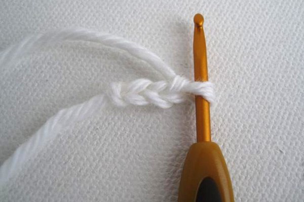 How-to-Make-Stylish-Crochet-Belt-1.jpg