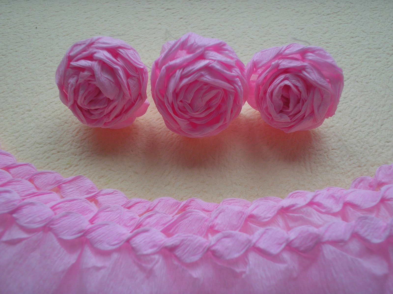 How-to-Make-Unique-Crepe-Paper-Flowers-6.jpg