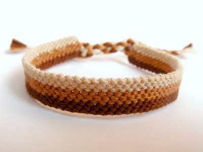 How-to-Weave-DIY-Simple-Bracelet-10.jpg