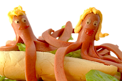 15 Creative DIY Ideas to Serve Hot Dogs --> Octopus Buddy Hot Dog
