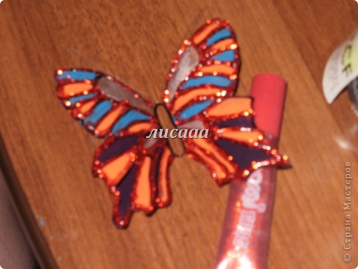 How-to-DIY-Beautiful-Butterflies-from-Plastic-Bottles-12.jpg