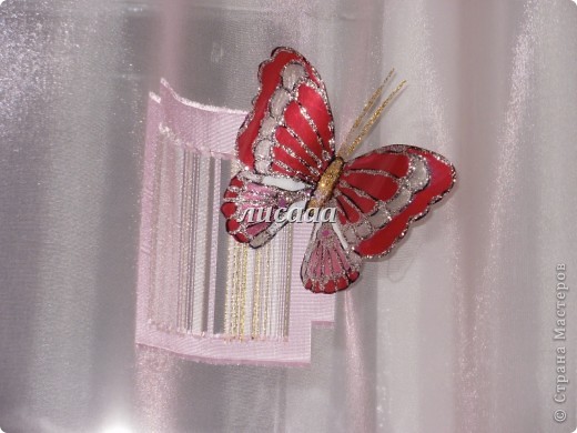 How-to-DIY-Beautiful-Butterflies-from-Plastic-Bottles-15.jpg