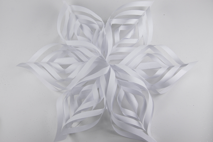 How-to-DIY-Beautiful-Paper-Snowflake-6.jpg