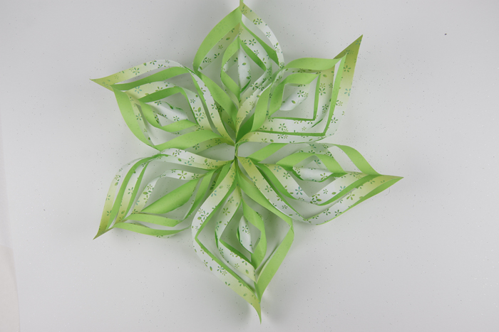 How-to-DIY-Beautiful-Paper-Snowflake-7.jpg
