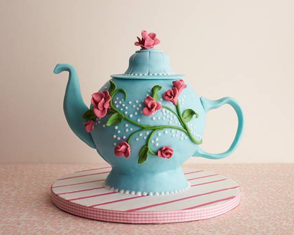 How to DIY Beautiful Teapot Cake