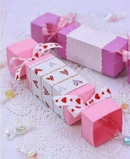 How-to-DIY-Candy-Shaped-Gift-Box-9.jpg