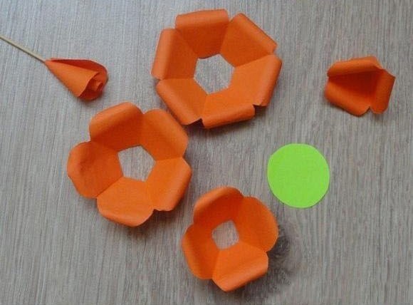 How-to-DIY-Easy-Paper-Flower-5.jpg
