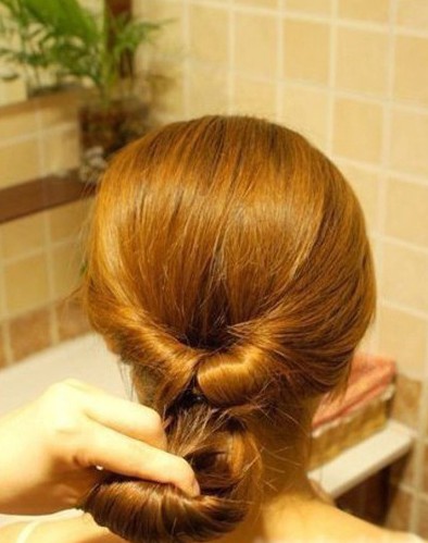How-to-DIY-Easy-Twisted-Hair-Bun-Hairstyle-4.jpg