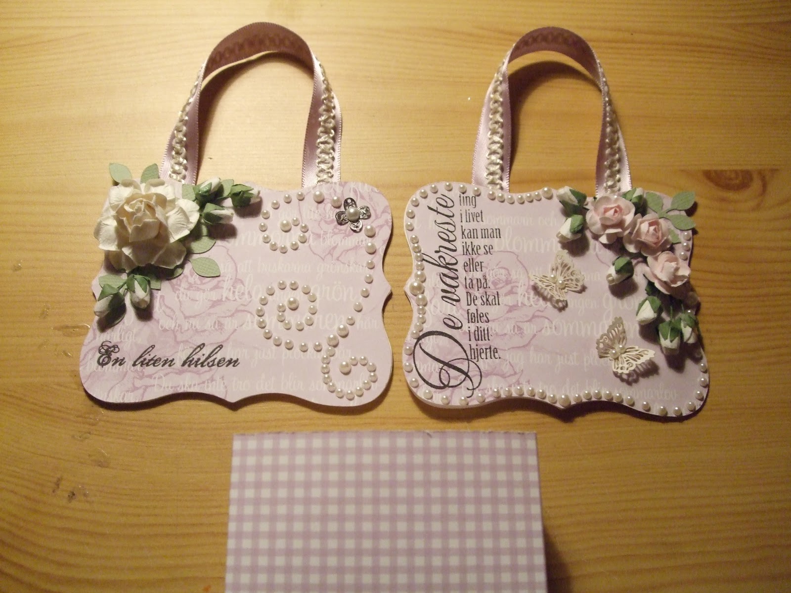 How-to-DIY-Handbag-Style-Paper-Gift-Basket-10.jpg
