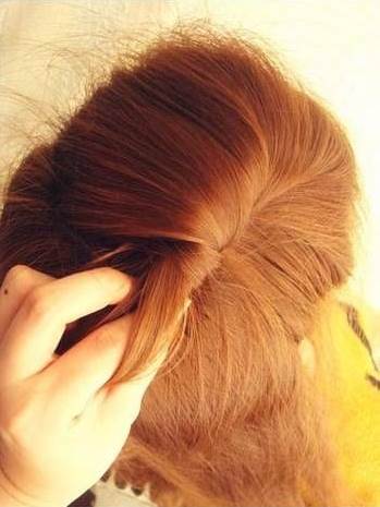 How-to-DIY-Lovely-Braided-Hairstyle-2.jpg