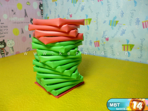 How-to-DIY-Pencil-Holder-from-Drinking-Straws-and-Toilet-Paper-Roll-7.jpg