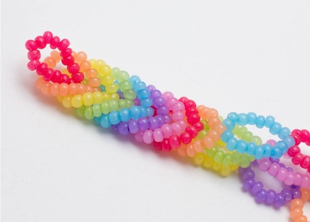 How-to-DIY-Rainbow-Color-Woven-Beaded-Bracelet-3.jpg